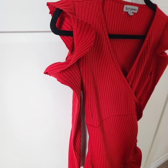 FASHION NOVA Red ruffle knitted dress - Picture 8 of 8